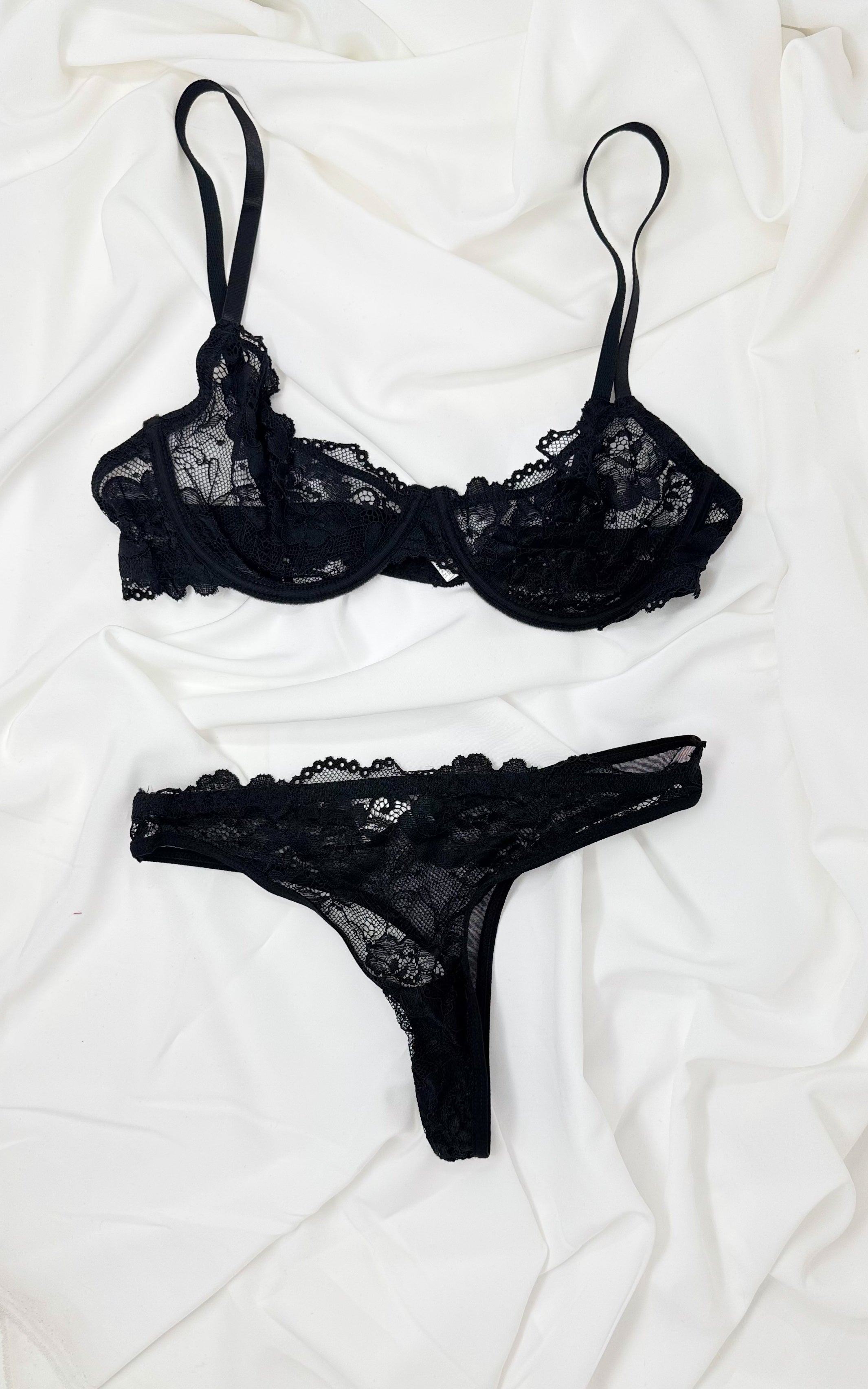 Bianca conjunto dos piezas encaje floral negro