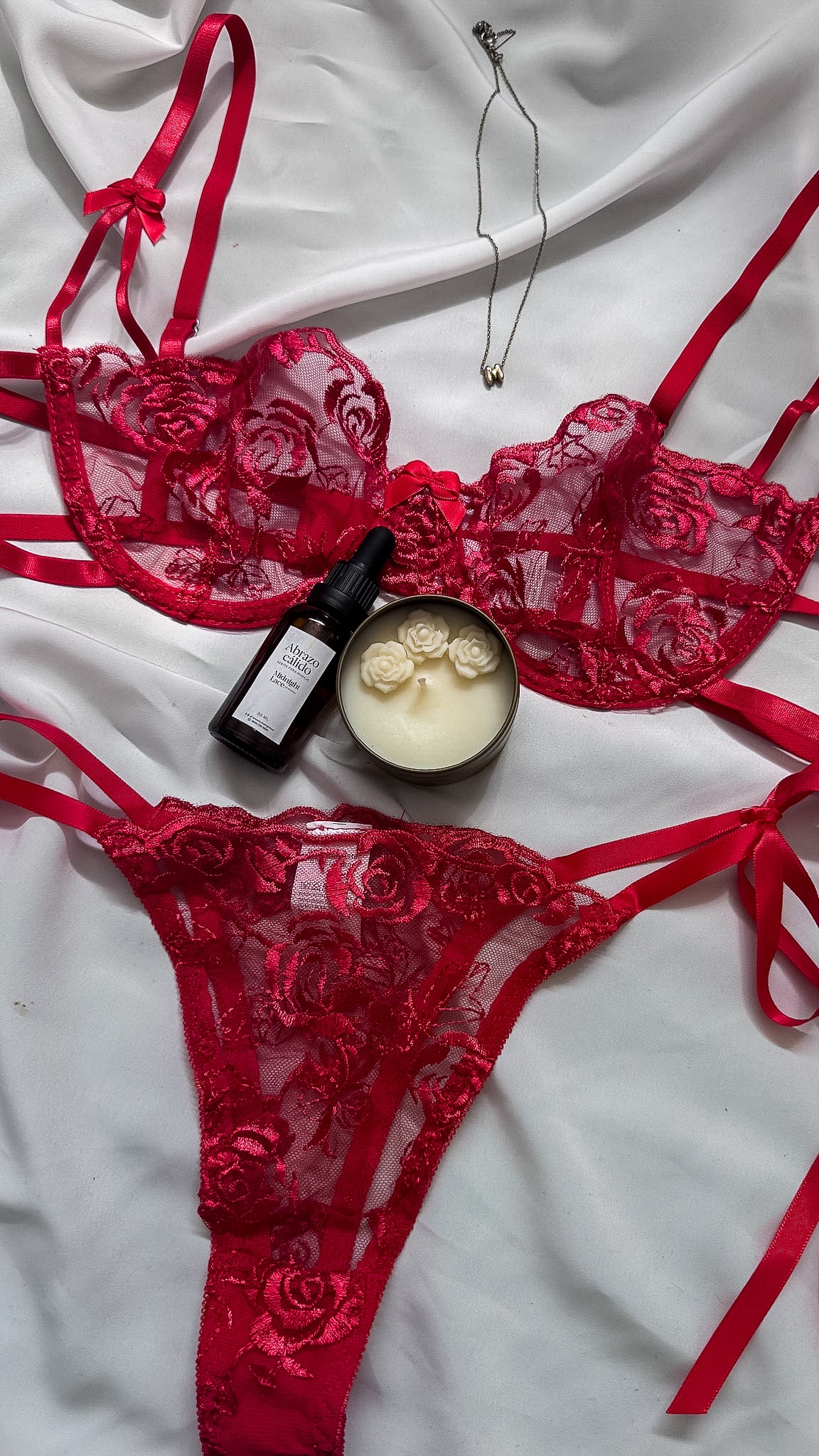 Alessia 2 piezas Conjunto de lencería roja para mujer, sujetador y pantie con bordado floral