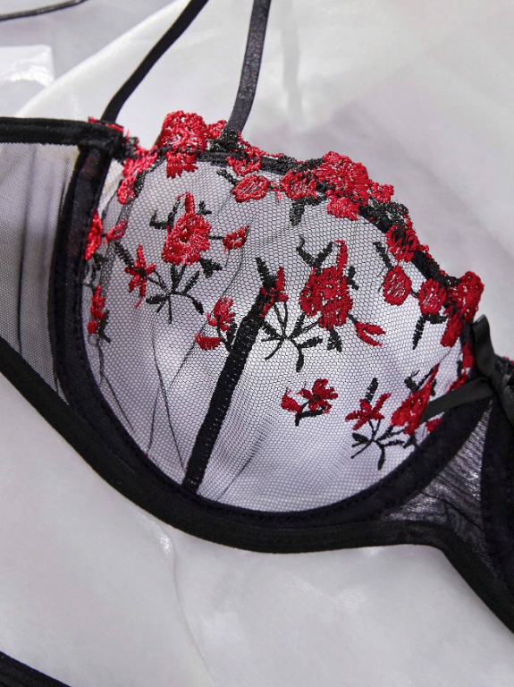 Vanessa set de 2 piezas de lencería con bordado de rosa romántica