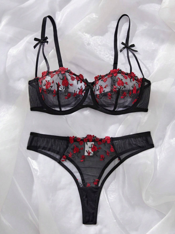 Vanessa set de 2 piezas de lencería con bordado de rosa romántica